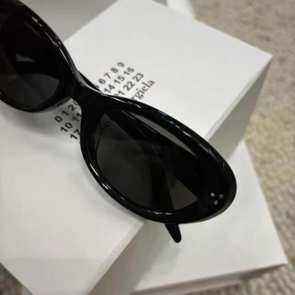 685 NWT GENTLE MONSTER Void 01 Black Sunglasses - Picture 4 of 7